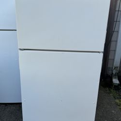 Refrigerator in excellent conditions🧊💦
