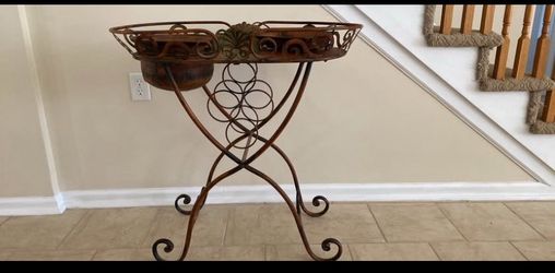 Metal Decorative Wine Stand