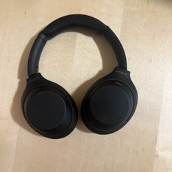 Sony WH-1000XM4 Noise Cancelling Headphones – Like New (Negotiable Price)
