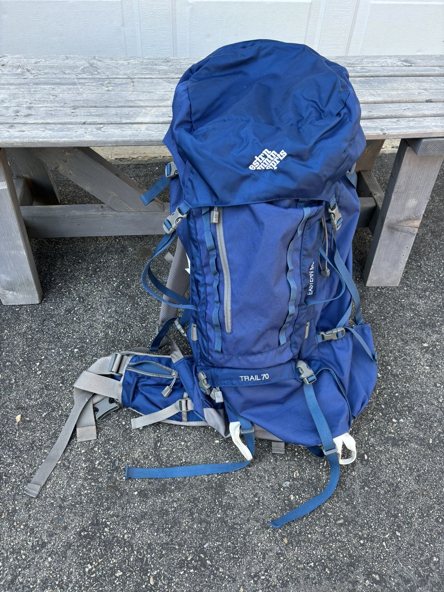 EMS Eastern Mountain Sports Large Hiking Backpack Lightweight Frame Camping Travel