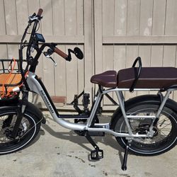 RAD RUNNER PLUS  (LIKE NEW)