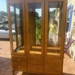 ETHAN ALLEN LIGHTED CABINET HUTCH Can Deliver For Fee