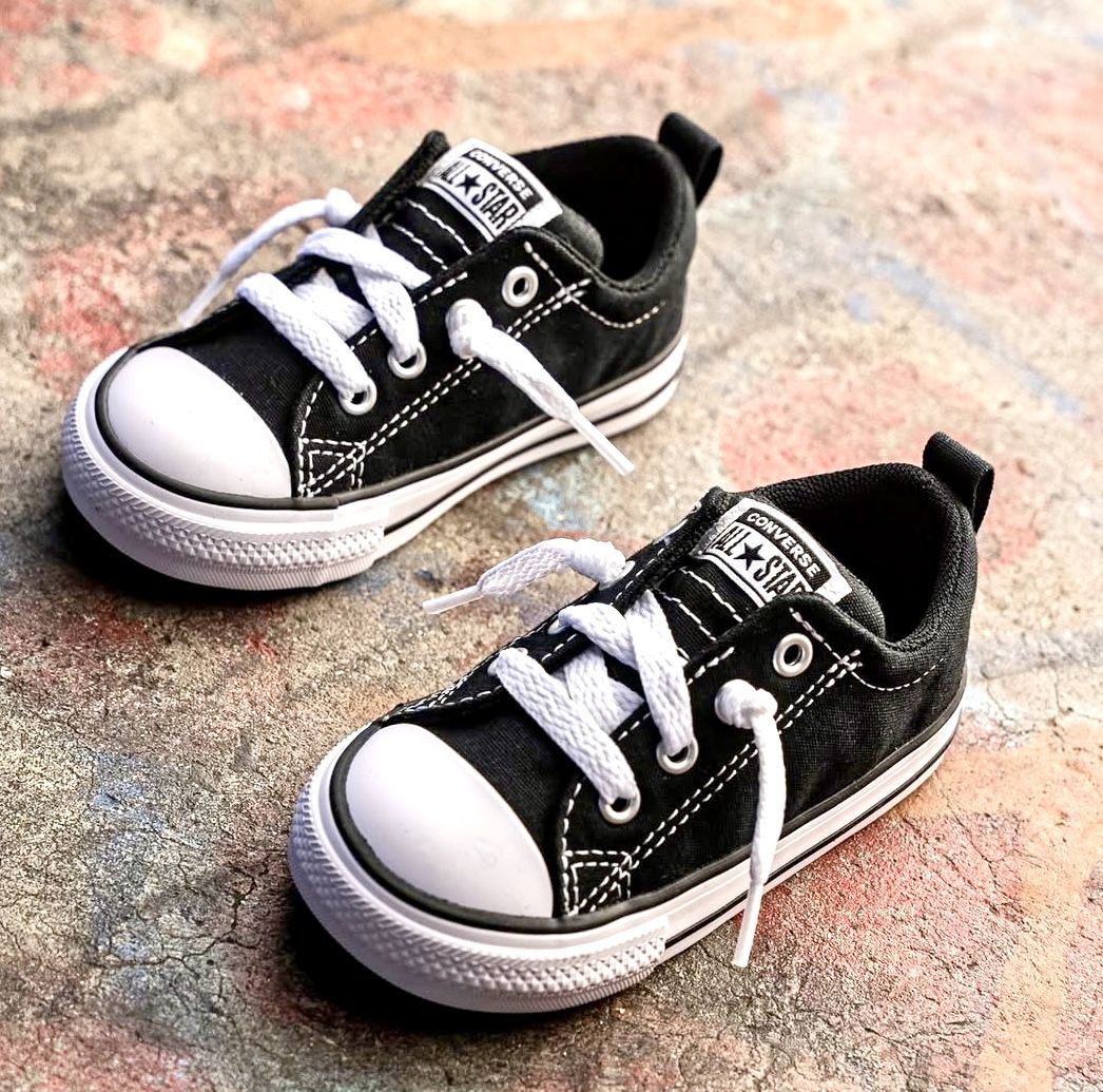 $25 Converse Infant Shoes Brand New Size 5C