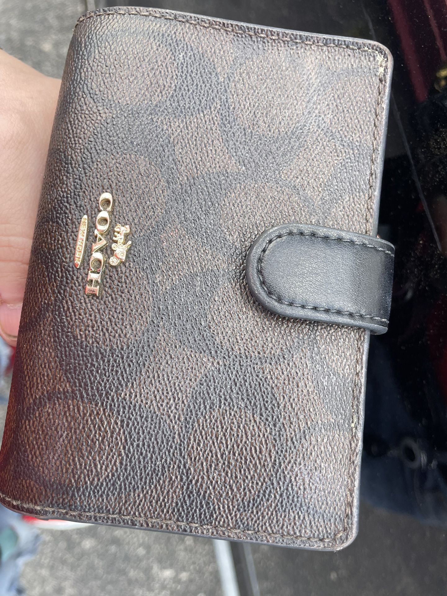 Coach Medium Corner Zip Wallet In Signature Canvastt