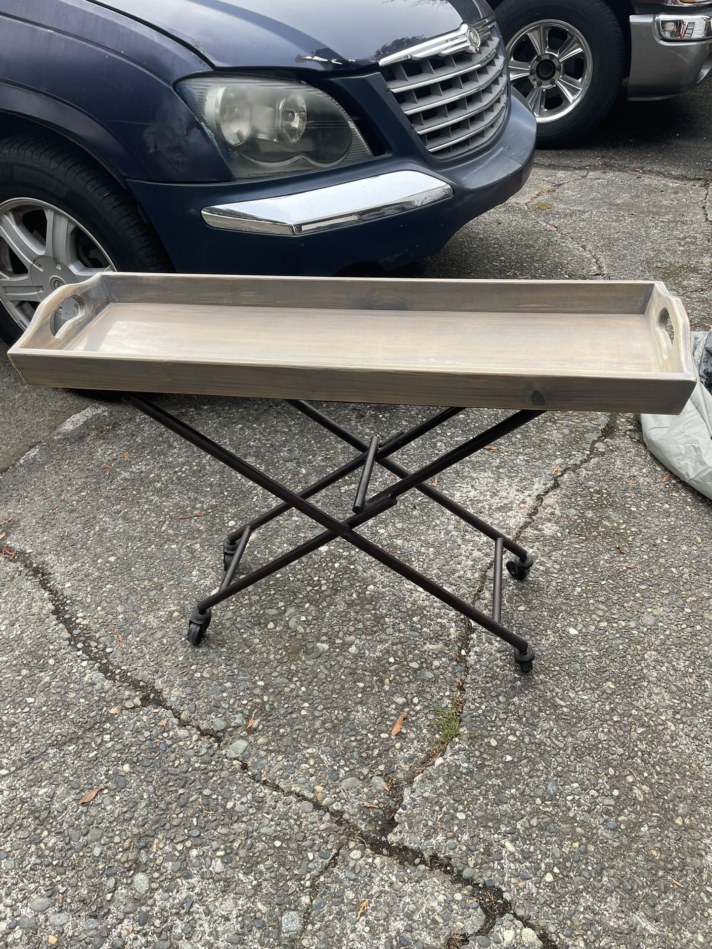 Nice Folding Tea Cart / DRINK TRAY ON WHEELS ( Like New