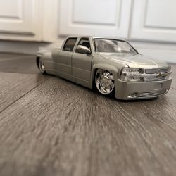 Diecast 1/24  RARE JADA DUB CITY 1999 CHEVY SILVERADO DOOLEY 