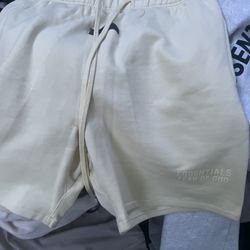 canary essential shorts