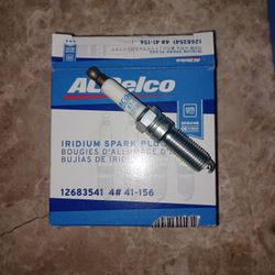 NEW AC DELCO SPARK PLUG 12 683 541