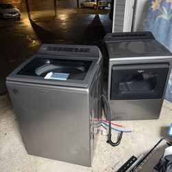 Whirlpool Washer and Dryer Set