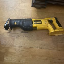 18 Volt De Walt Sawsall 