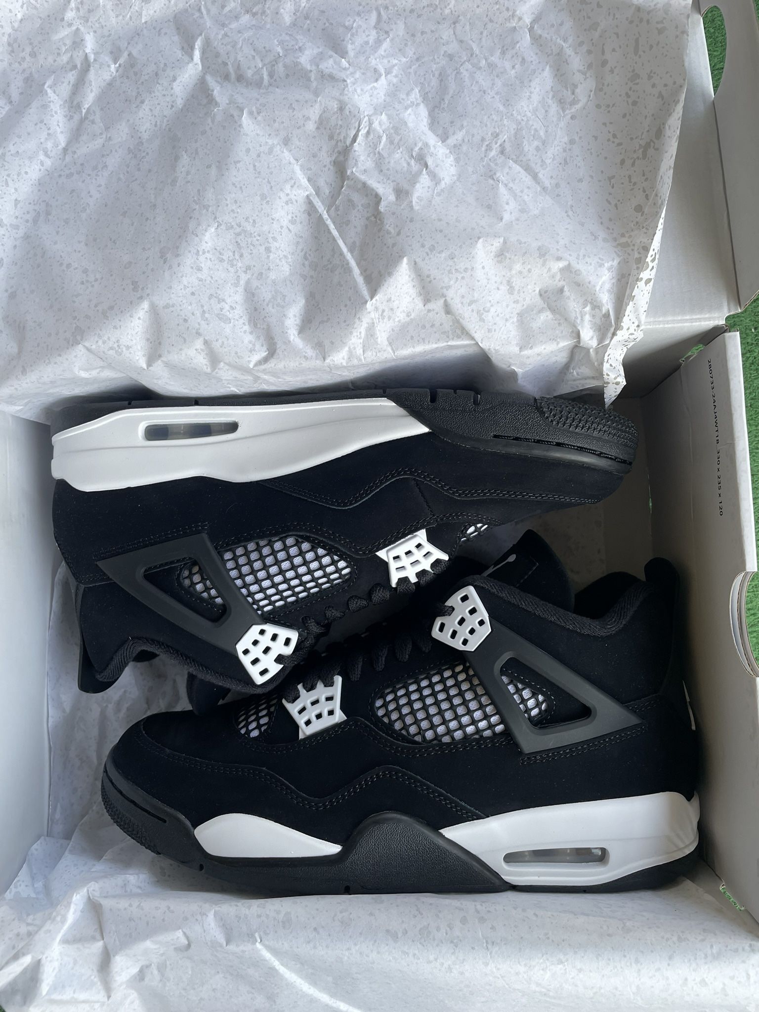 Air Jordan 4 Retro 'White Thunder'