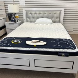 QUEEN SIZE BED FRAME FLOOR MODEL $200