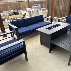 New inbox patio set (we finance and deliver)($54 down,$1299 total)(90 day no interest payment plan)