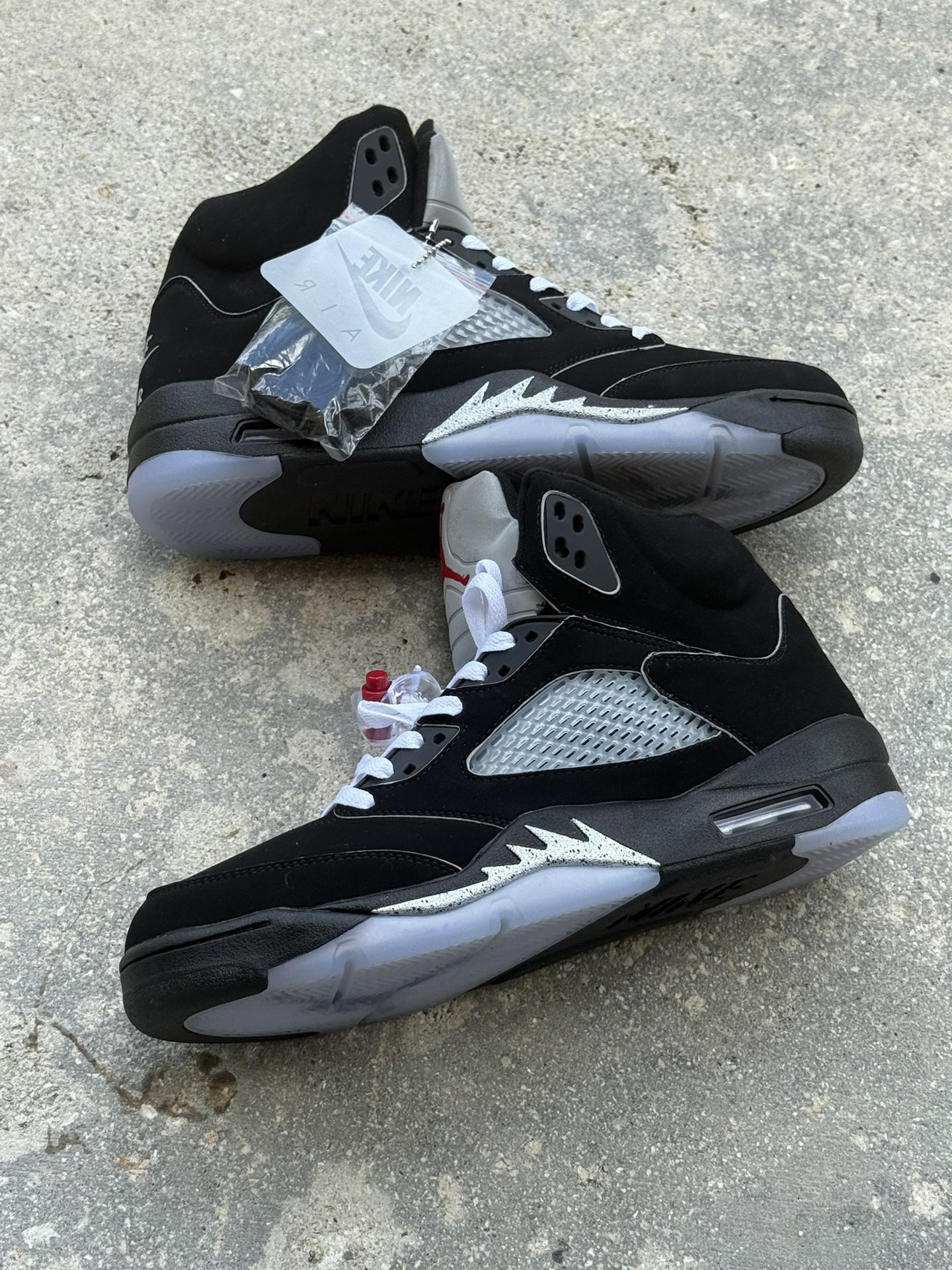 Nike Air Jordan 5 Retro OG “Black Metallic” – Size 11 (Brand New)