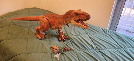 Interactive T-Rex Toy – Roars & "Eats" Smaller Dinos!