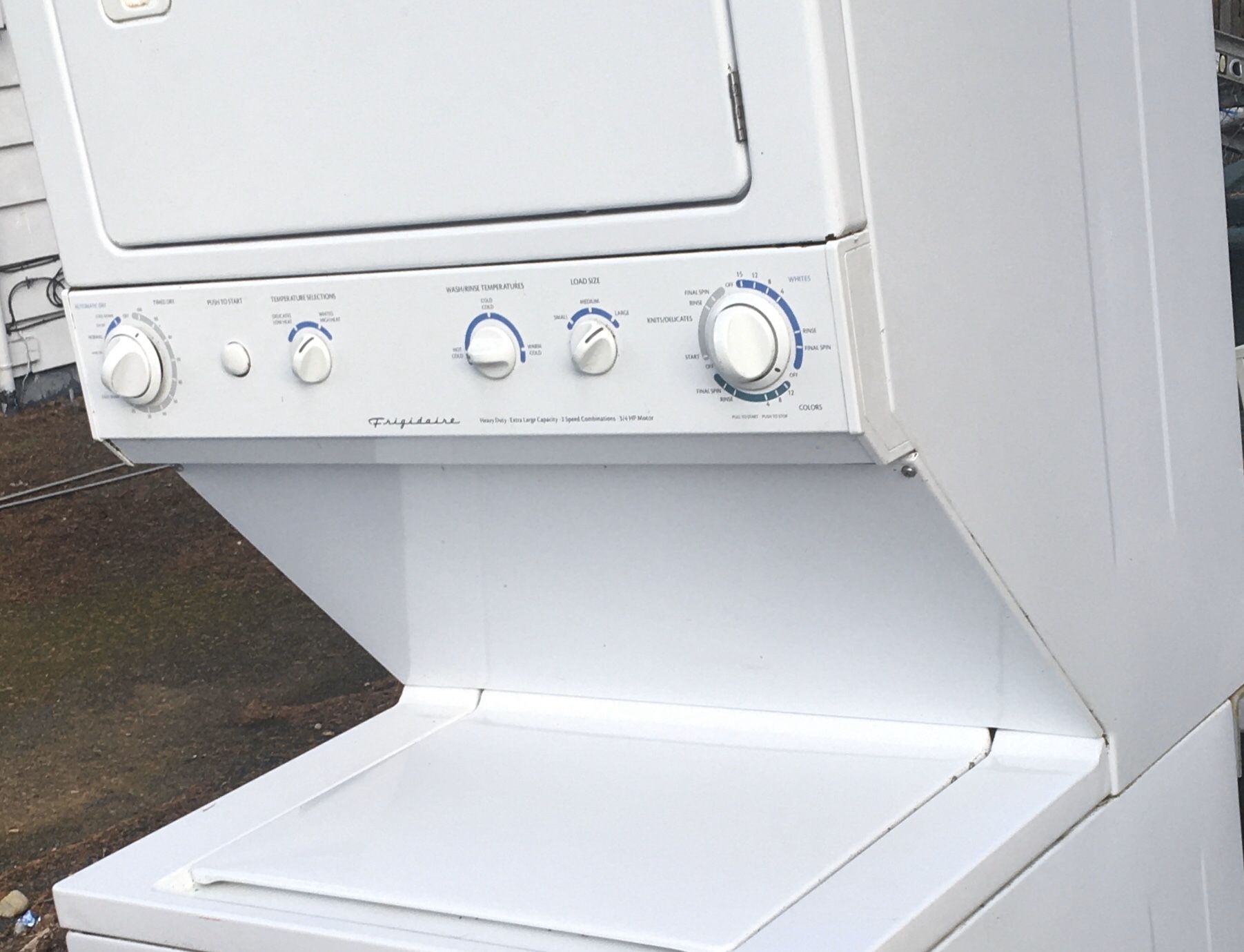 Frigidaire Heavy Duty Stackable Washer/Dryer for Sale in Lynnwood, WA