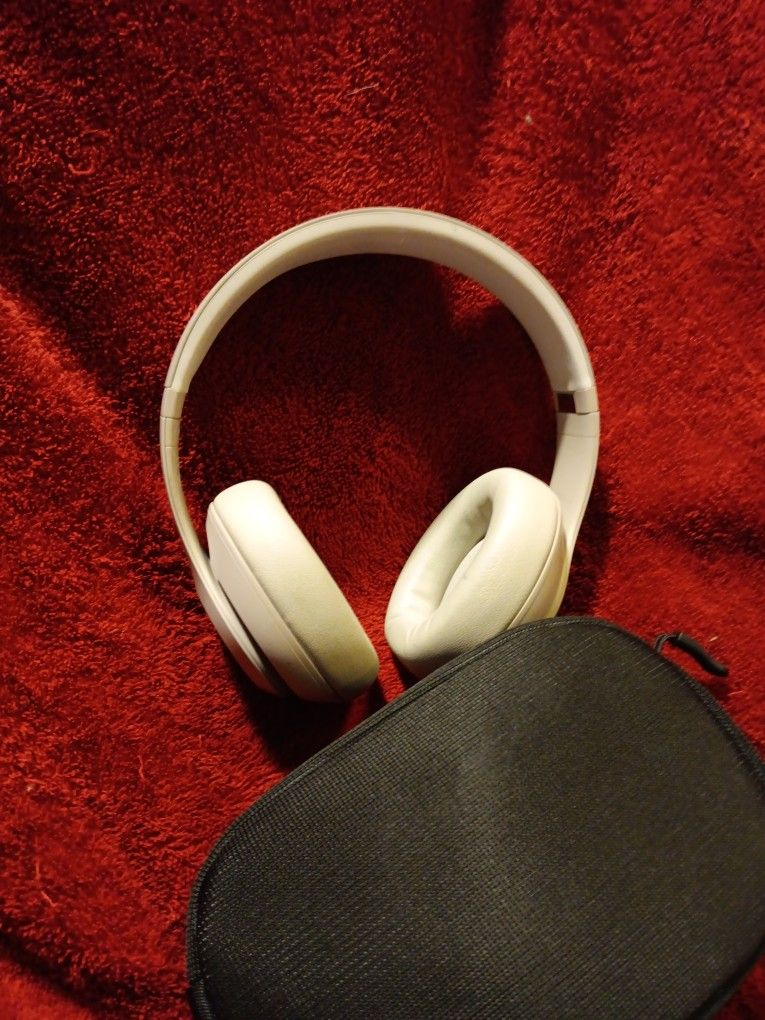 Beats Studio Pro