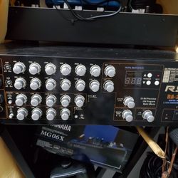 RSQ Digital Multieffect Surround Amplifier