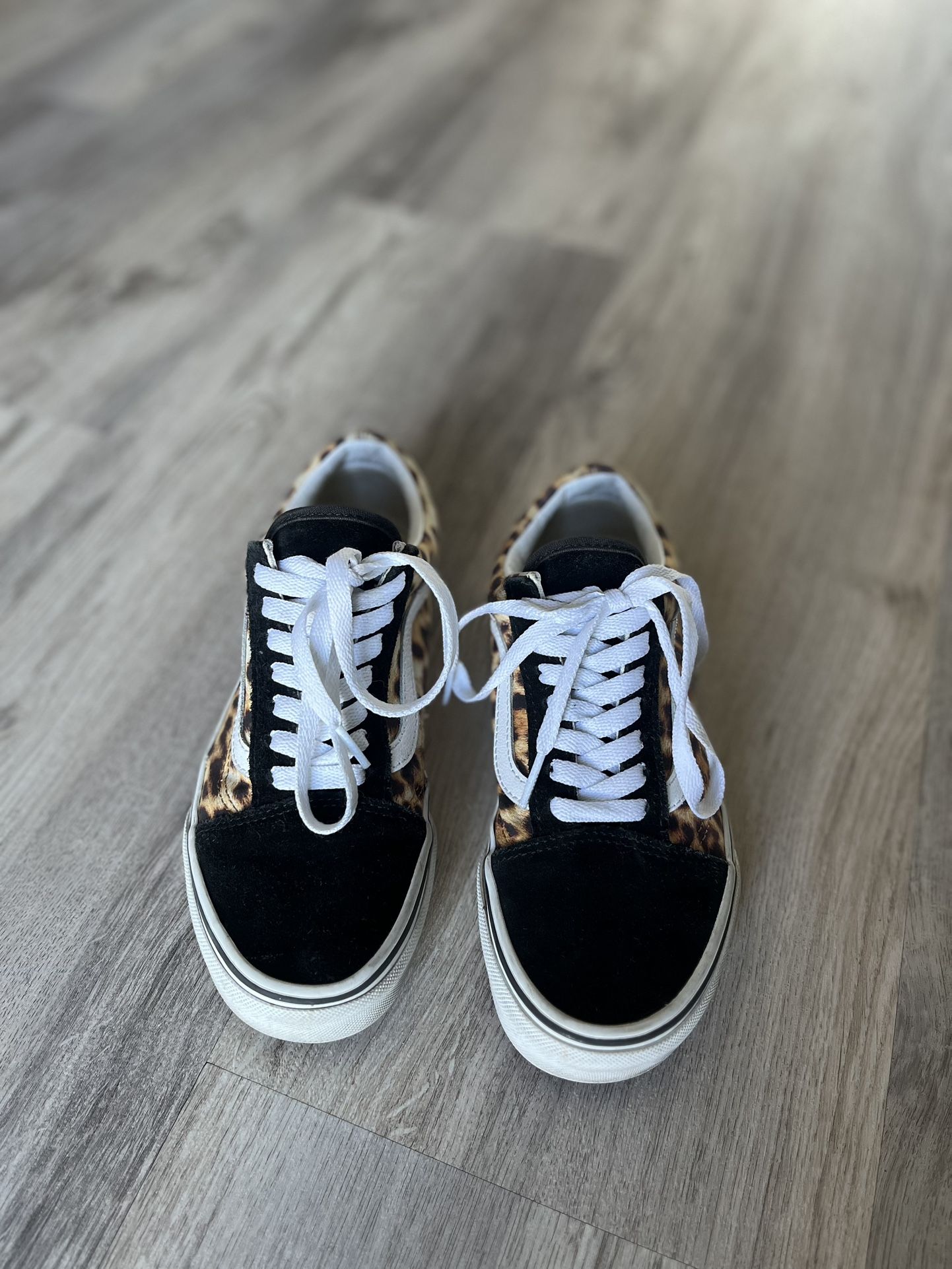 Woman’s Vans Size 6