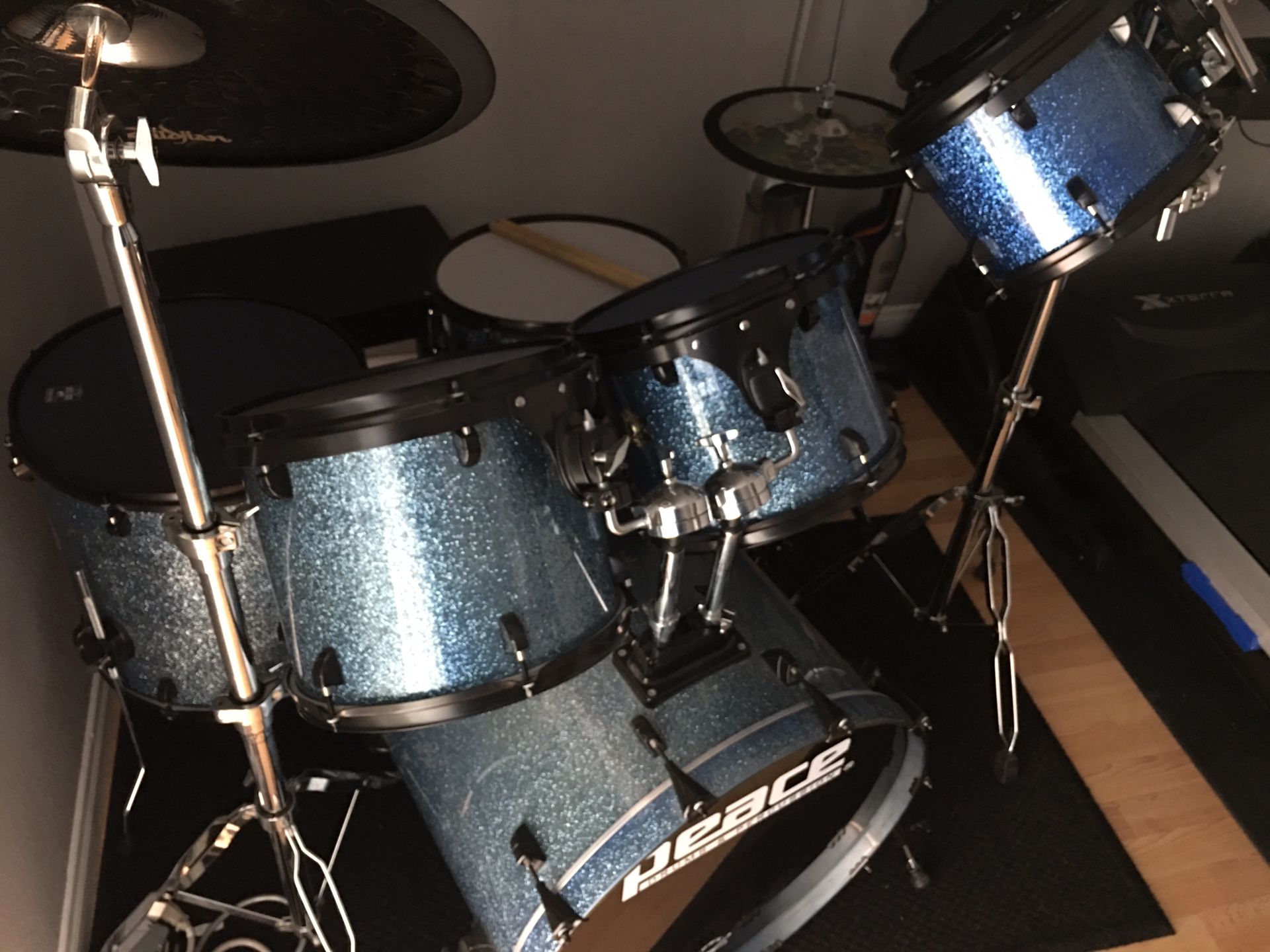 Drum Set - Like New - Peace DNA - Full Set Up with Accessories