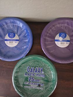 PLASTIC COATED PLATES BY SOLO, 25ct, new sealed these colors 10 1/2" size 2.00 ea