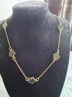 Flower necklace