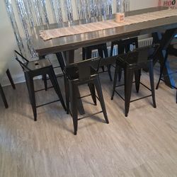 Like Brand New Table Kitchen . With 6 Chair 