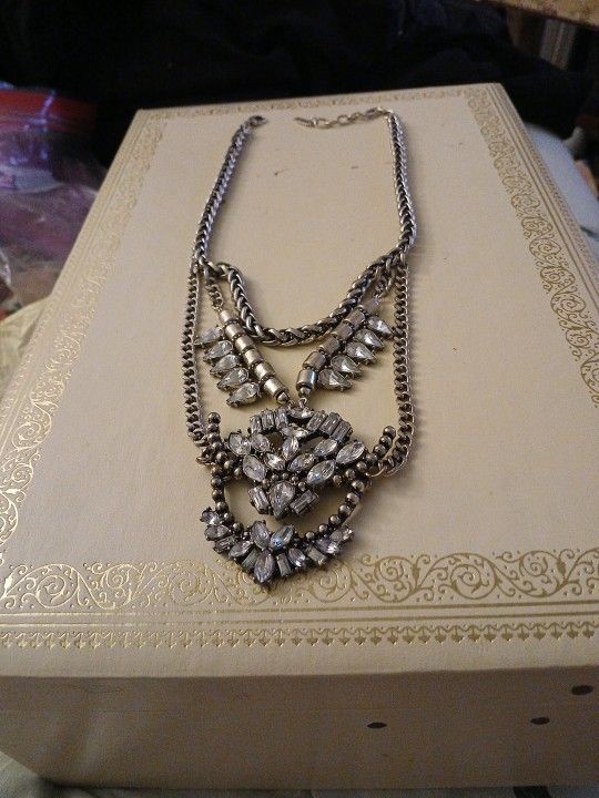Silver Rhinestone  Necklace 