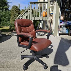Adjustable Desk Chair
