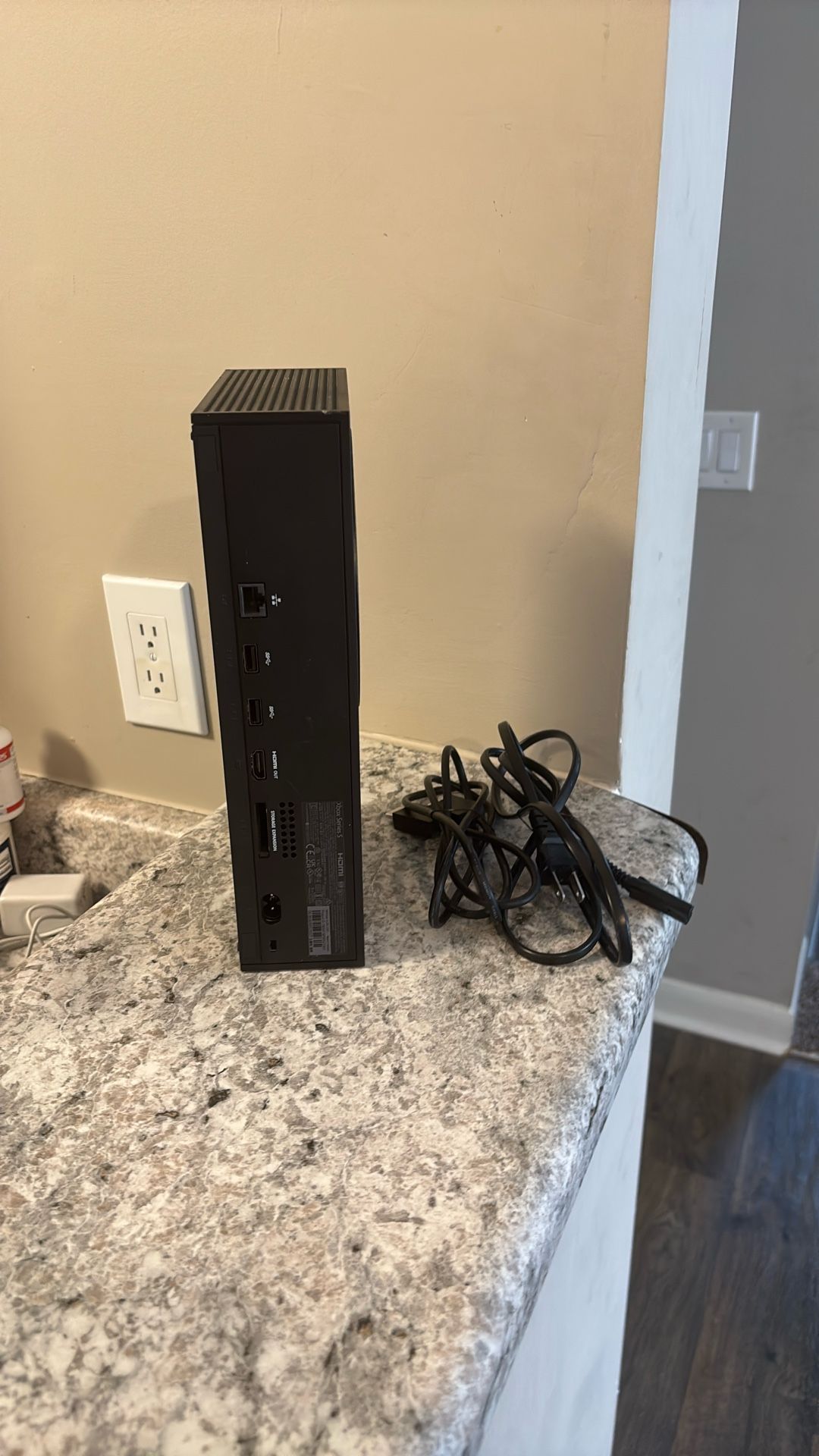 Xbox Series s 1tb, About 4.5lbs, Black