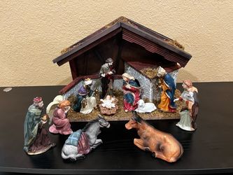 Set of 13 Porcelain Holiday Nativity Set…ONE PIECE IS BROKEN…SEE ALL PICTURES…$25