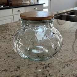 Glass jar