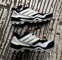Women’s adidas Terrex Skychaser GoreTex Size 7 Hiking  Black, Off White