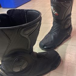 Bilt Motorcycle Boots worn only once or twice in very good shape size 11