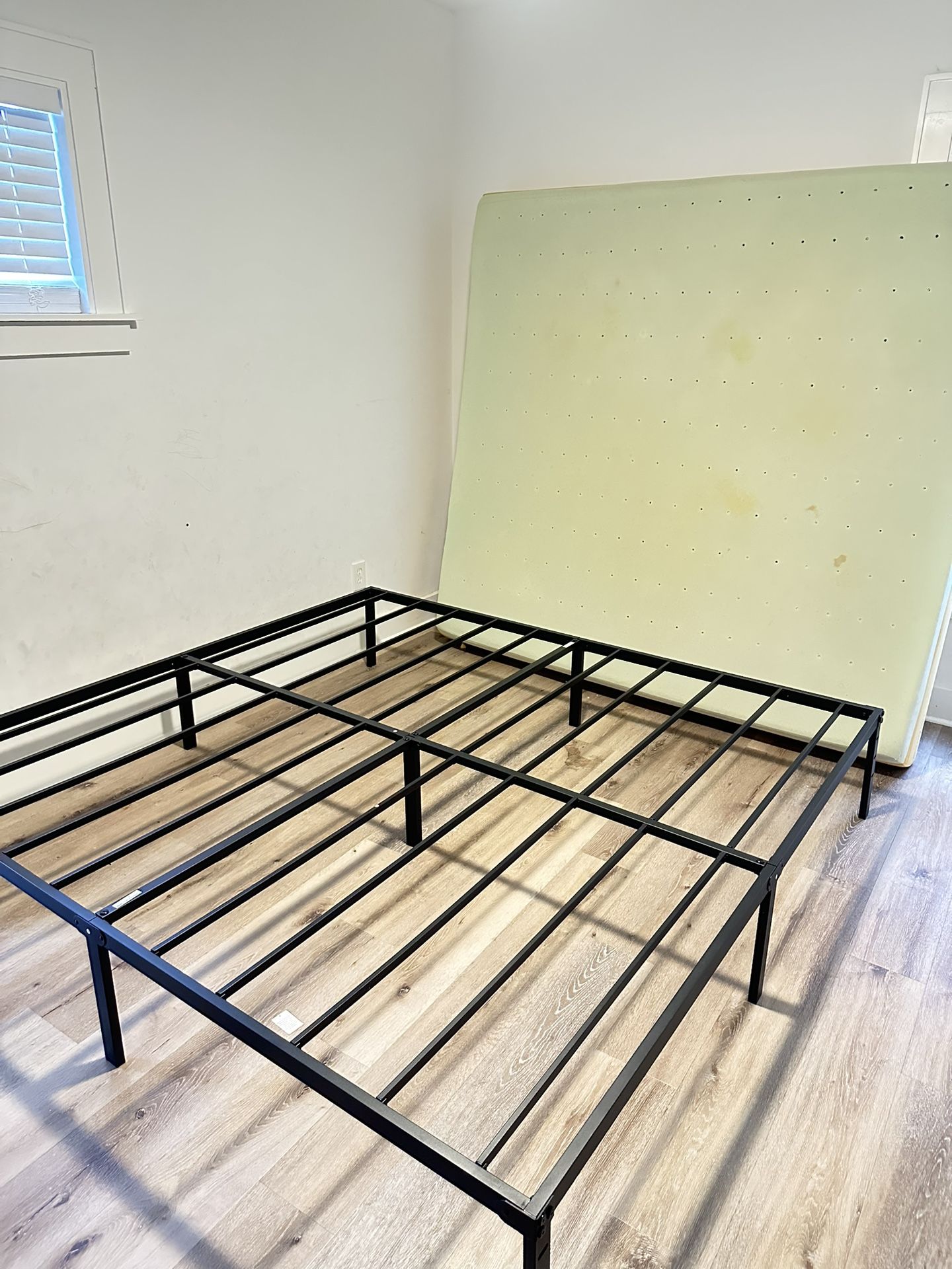Bed Frame + Mattress King Size