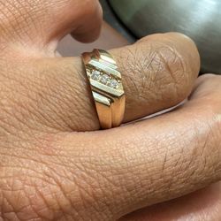 14k Solid Gold Ring 3.70 Grms Size 8 