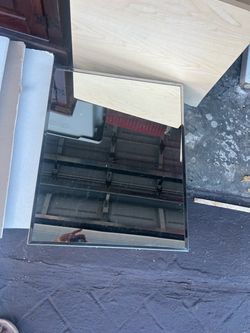 Medicine cabinet with mirror