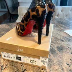 Christian Louboutin  shoes size 39