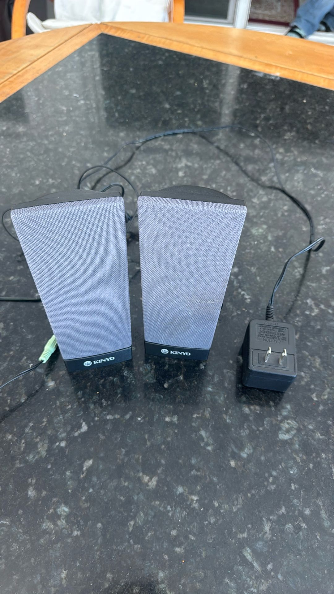 KINYO 2.0 Amplified Speakers
