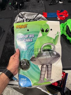 Light up UFO inflatable