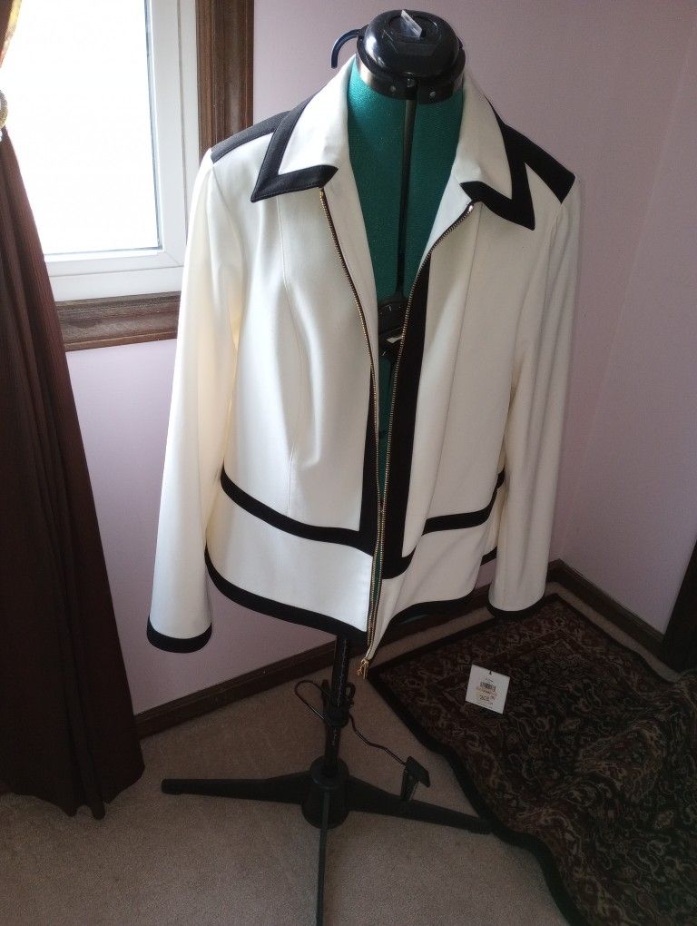 Calvin Klein Ladies Off-white And Black Blazer Jacket