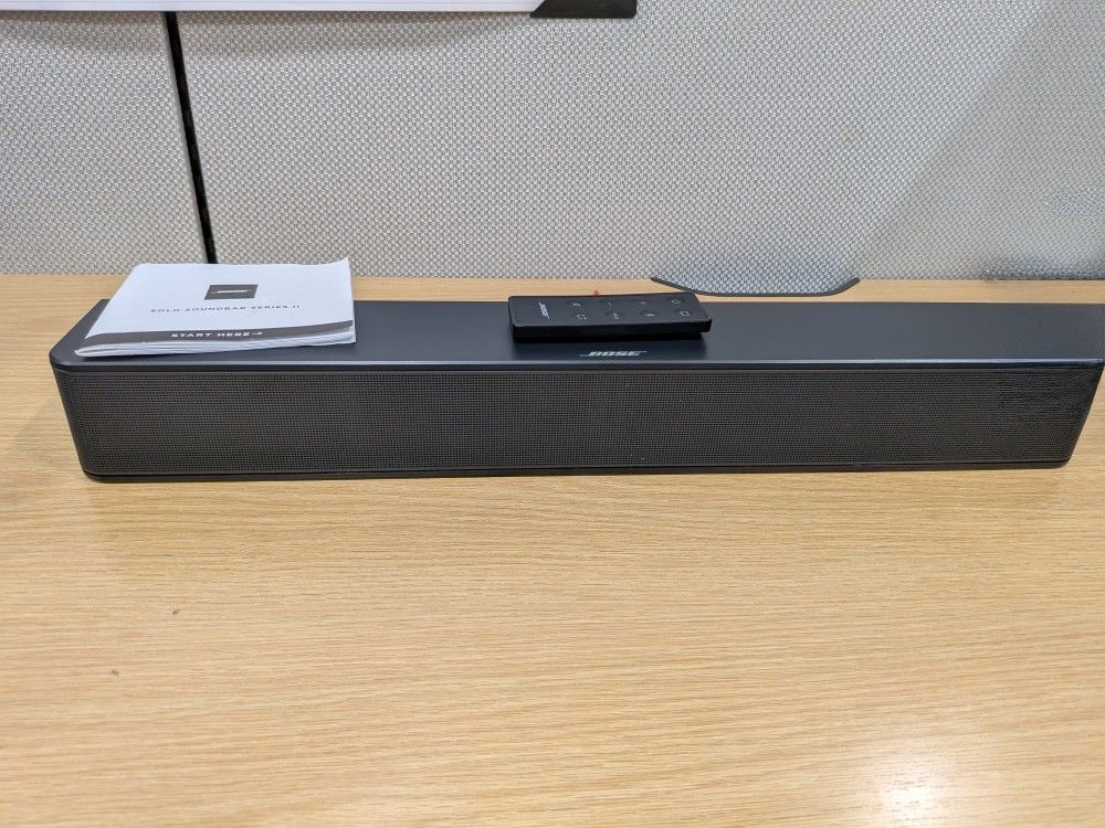 Solo Soundbar Serie II (Barely Used)