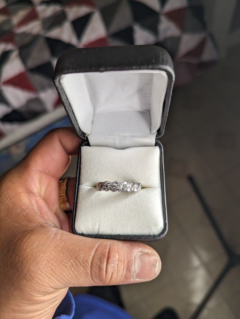 14k White Gold Diamond Ring