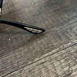 Chrome hearts glasses 1of1 don’t come with the org box