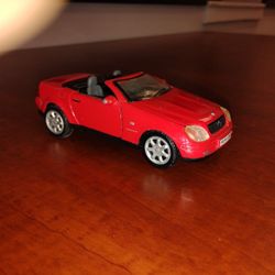 Red Mercedes SLK 230 Diecast Collectable 1:32 Scale Very Good Condition 