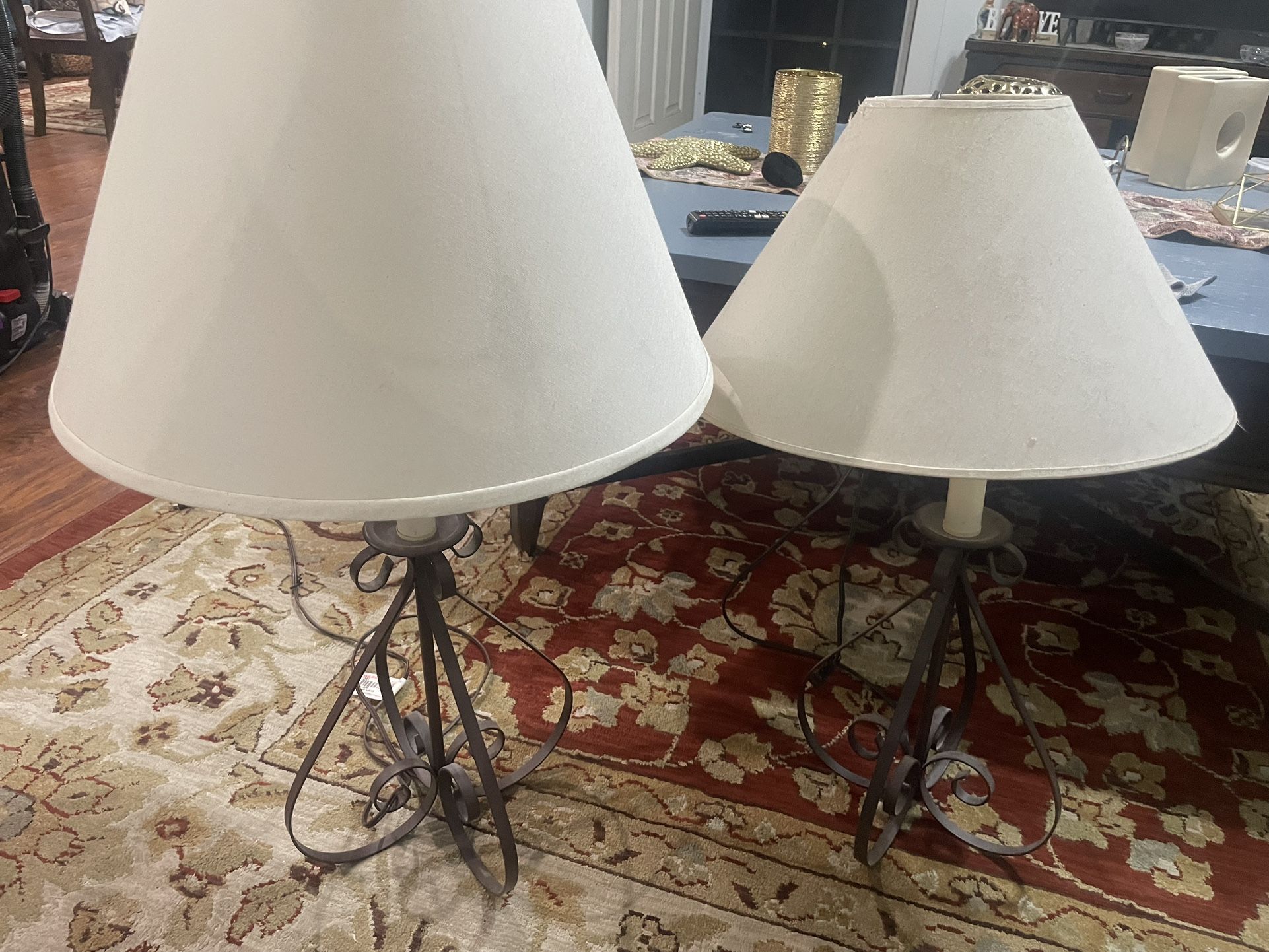 2 Lamps
