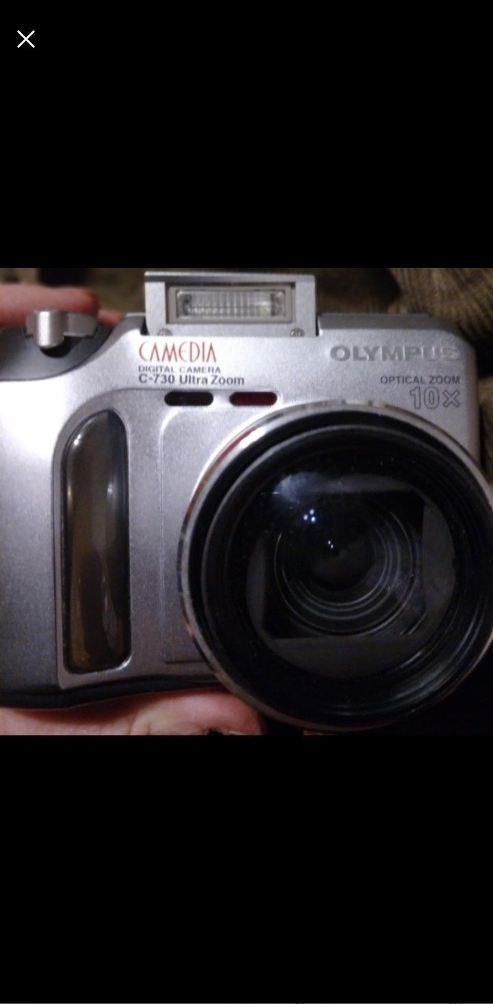 Olympus Camedia C-730 Ultra Zoom Digital Camera