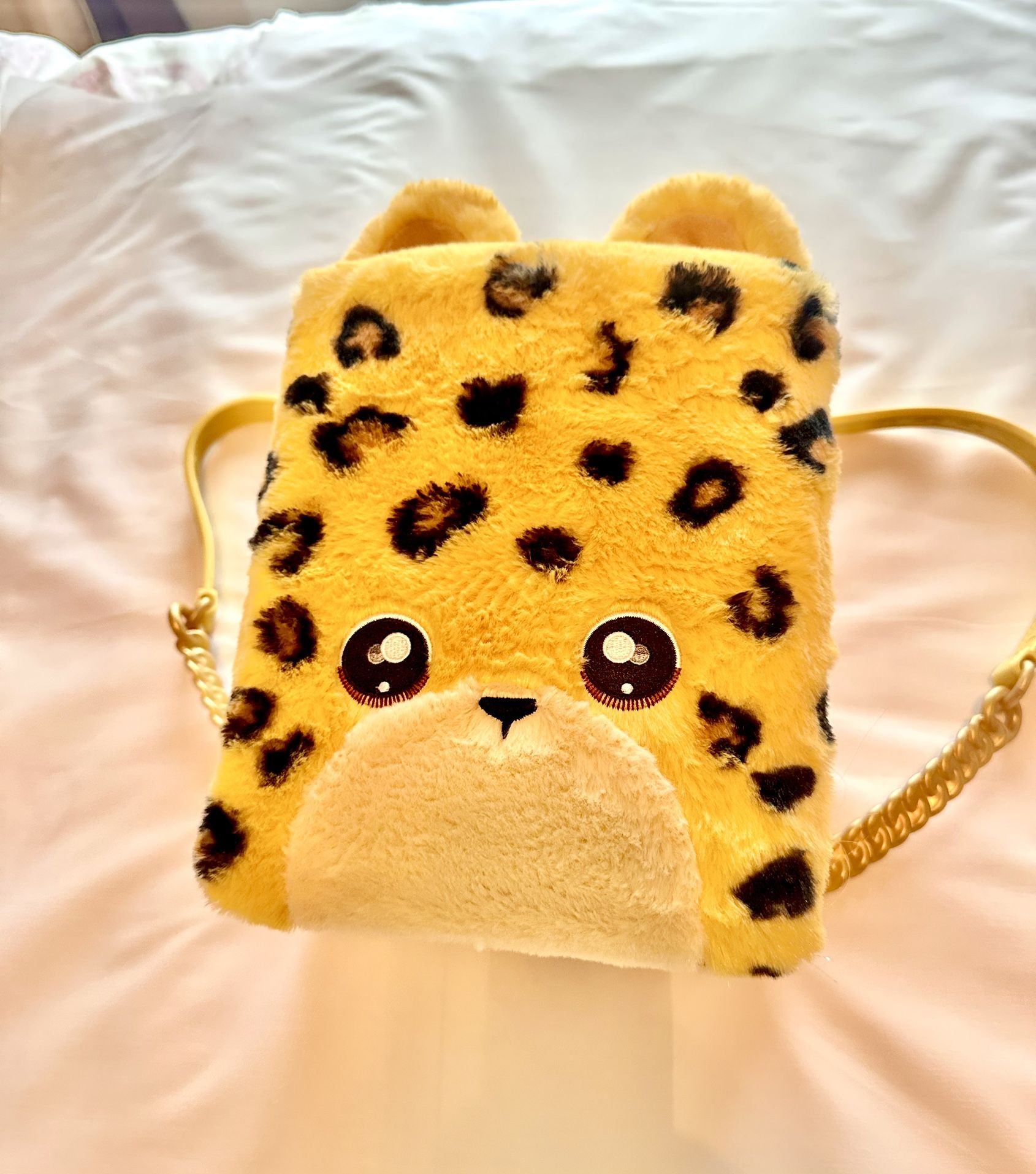 Na! Na! Na! Surprise in Backpack Bedroom Playset Jennel Jaguar