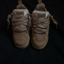 UGG SNEAKERS