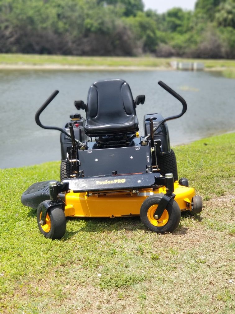 Poulan PRO P46ZX 46 in. 22 HP Gas Zero Turn Riding Mower. Great